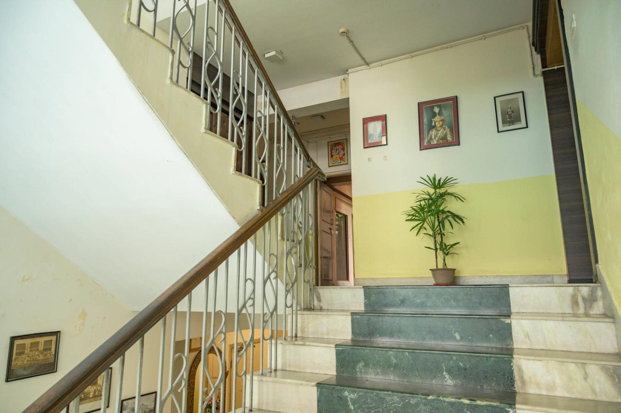 Pallavi International Hotel 3*